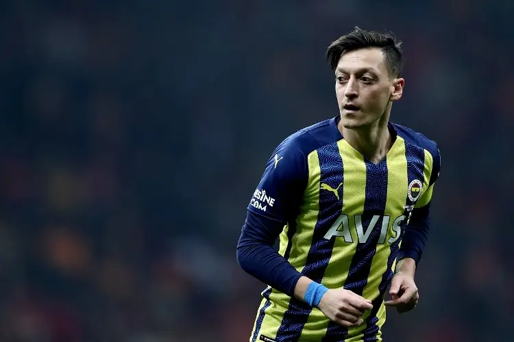 Özil revela a su favorito para ganar la Bundesliga 