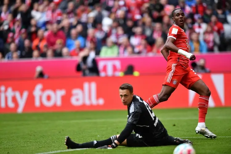Bayern golea de manera descomunal al Schalke