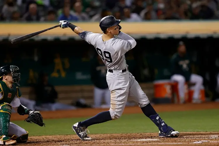 Aaron Judge comanda remontada de los Yankees