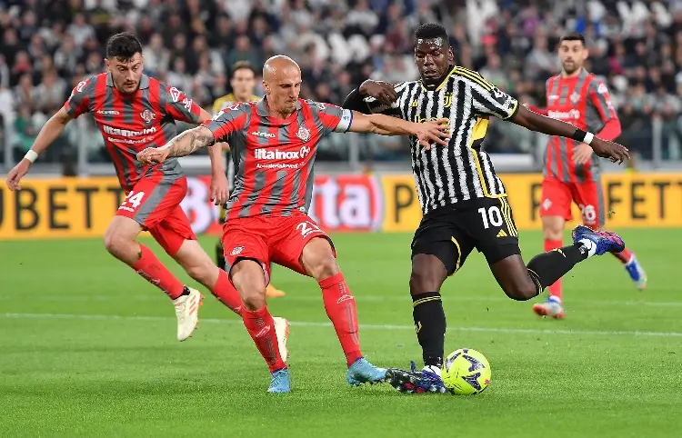 Pogba reaparece como títular luego de un año y se lesiona