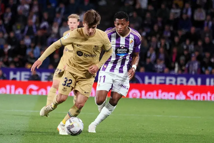 Valladolid sorprende en su lucha y le pega al Barcelona