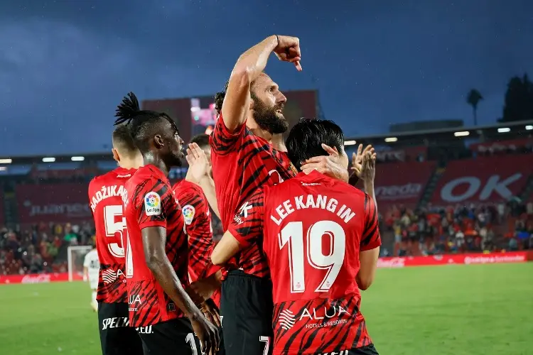 Mallorca gana y pone en aprietos al Valencia por el descenso