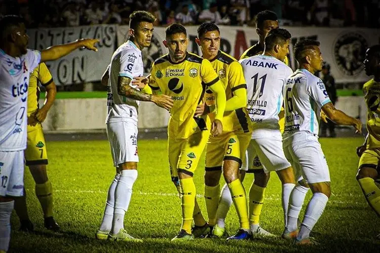 Futbolista veracruzano, afectado luego de la tragedia en El Salvador