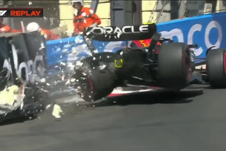 'Checo' Pérez choca y saldrá último en Mónaco (VIDEO)