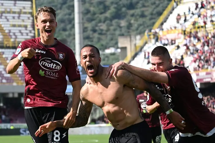 Épica remontada de Salernitana sin 'Memo' Ochoa 