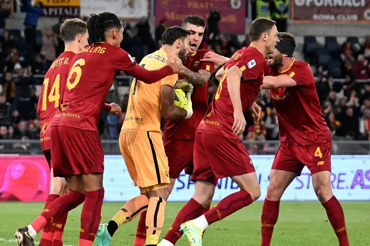 Roma se jugará el pase a la Champions ante Sevilla