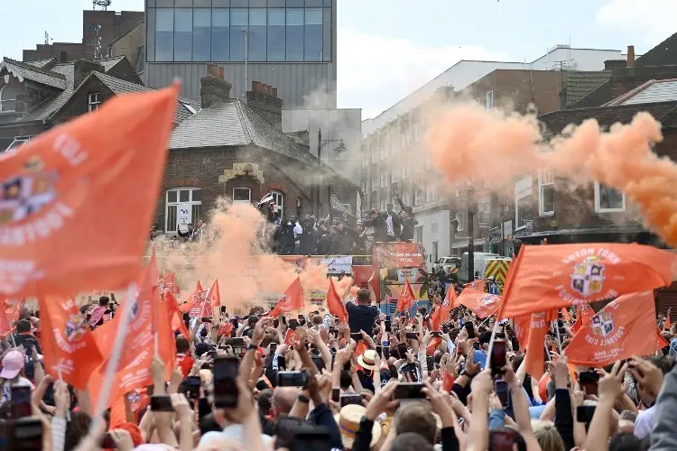 El estadio para 10 mil personas donde se jugará la Premier League (FOTO+VIDEO)