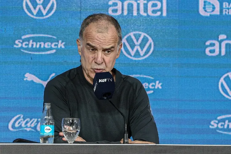 Bielsa sorprende y llena de Sub-20 y de Liga MX a la Selección Uruguaya 