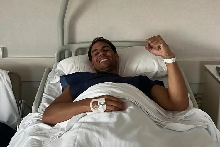 Rafael Nadal estará fuera de las canchas por cinco meses tras operación