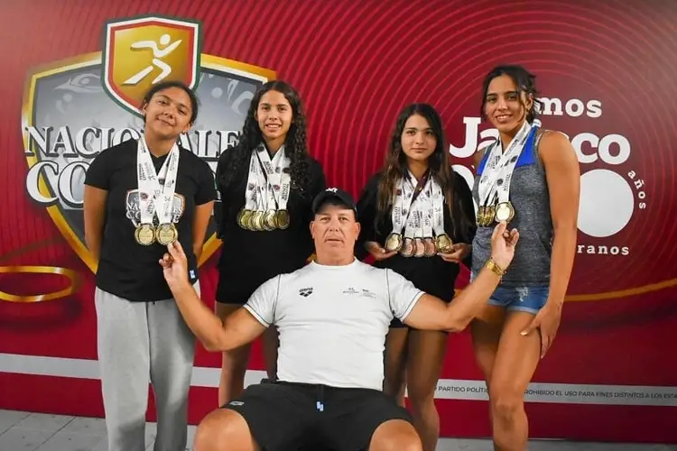 Veracruz termina con 18 medallas en natación de los Juegos Conade