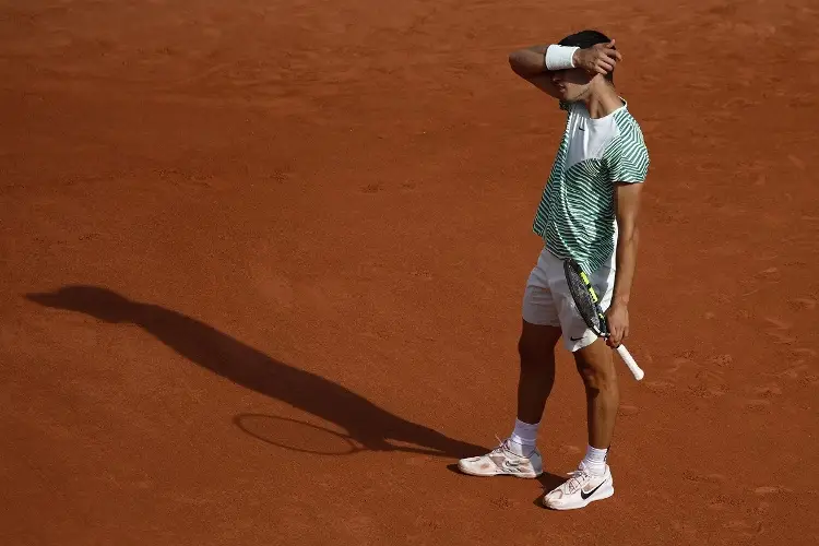 Alcaraz dijo que tuvo tirones en todo el cuerpo ante Djokovic