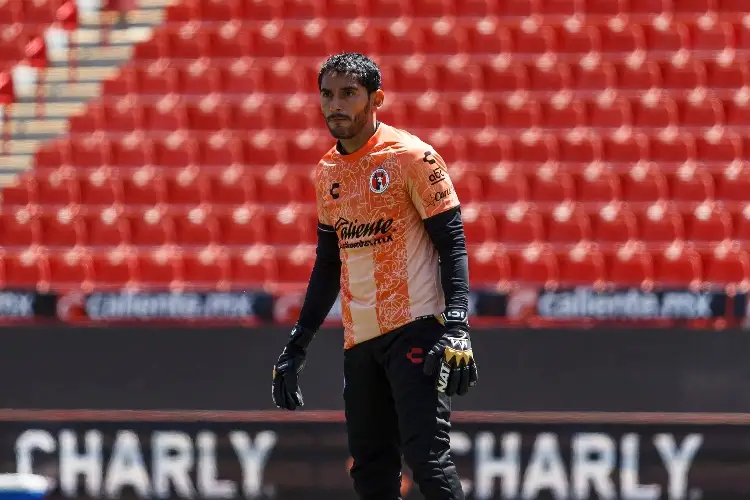 Corona deja atrá a Cruz Azul y quiere ser campeón en su nuevo equipo