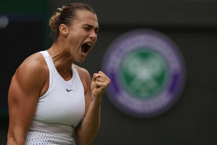 Sabalenka gana y está a un triunfo del número uno