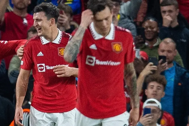 Harry Maguire enfurece tras perder capitanía del Manchester United