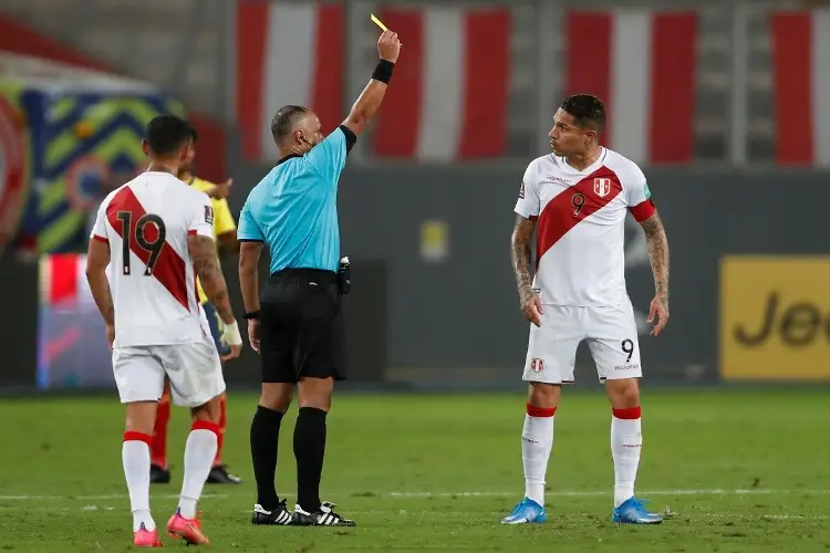Paolo Guerrero se dice 'orgulloso' tras fichar con un club a los 39 años