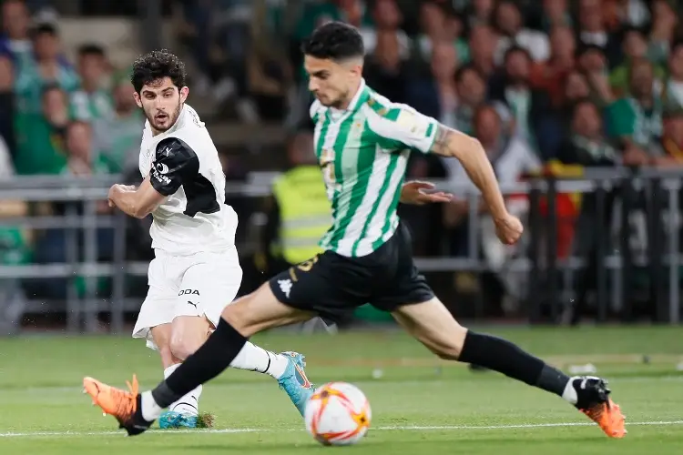 Bartra regresa al Betis