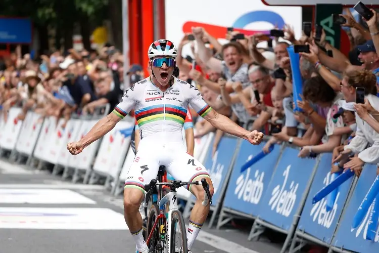 Remco Evenepoel indomable en Clásica San Sebastián