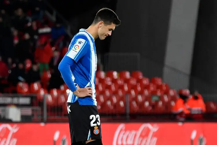 César Montes se niega entrenar para forzar su salida del Espanyol 