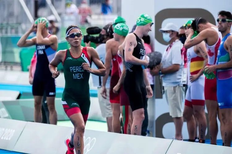 Triatleta mexicana Cecilia Pérez sueña con clasificar a París 2024