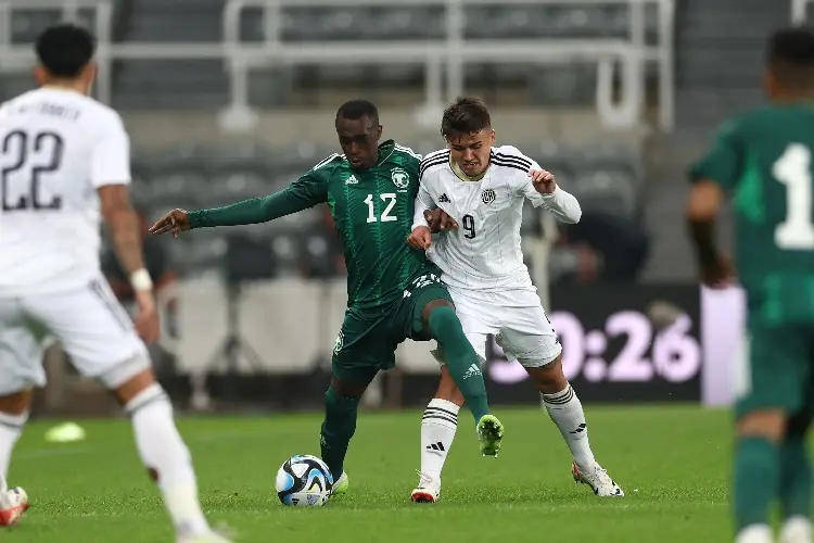 Costa Rica y Arabia Saudita firman acuerdo para desarrollo del futbol