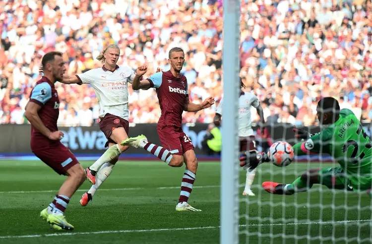 Edson Álvarez y West Ham sufren dolorosa remontada del City