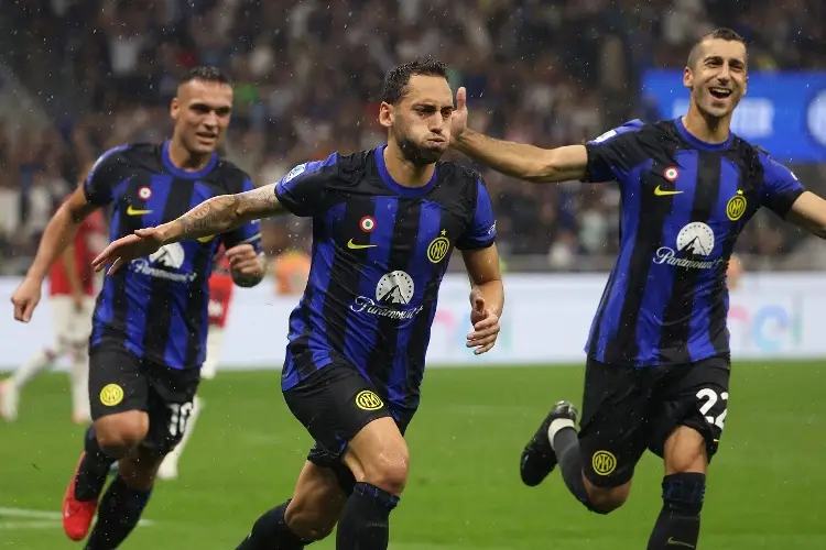 Inter de Milán humilla al AC Milan con goleada en el Derbi 