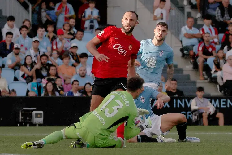 'Vasco' Aguirre y Mallorca consiguen primer triunfo del torneo