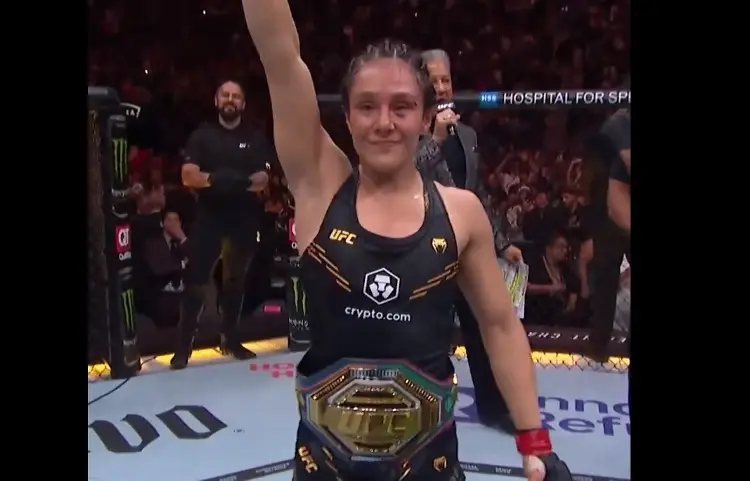 Mexicana Alexa Grasso retiene su título como campeona de UFC