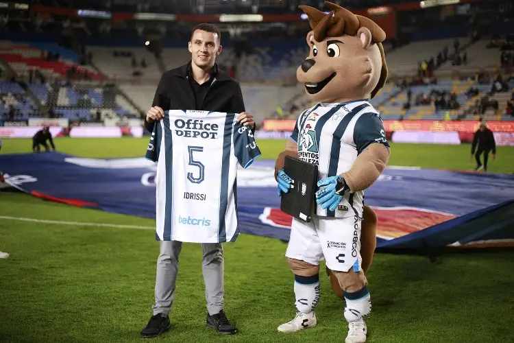 Pachuca ficha a marroquí compañero de Santi Giménez (VIDEO)