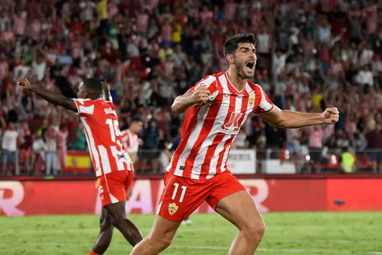 Almería rescata valioso empate con César Montes en la cancha