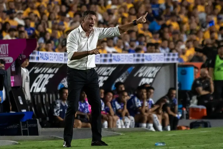 Siboldi le responde al 'Tano' Ortiz mientras elogia a Gignac y Nahuel