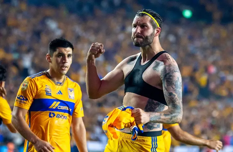 Gignac hace historia en el Clásico Regio tras superar a leyenda de Rayados (VIDEO)