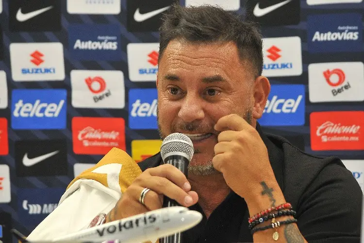 'Turco' Mohamed explota contra el árbitro: 'Vino a obedecer órdenes'