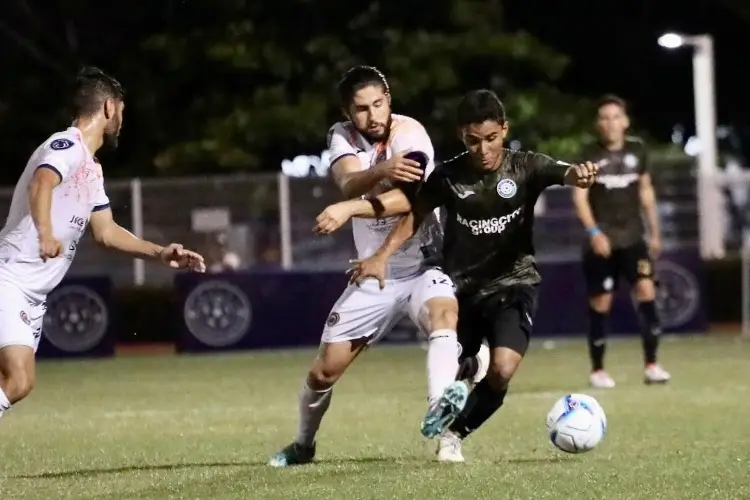 Dos jóvenes veracruzanos debutan con el Racing FC Porto Palmeiras 