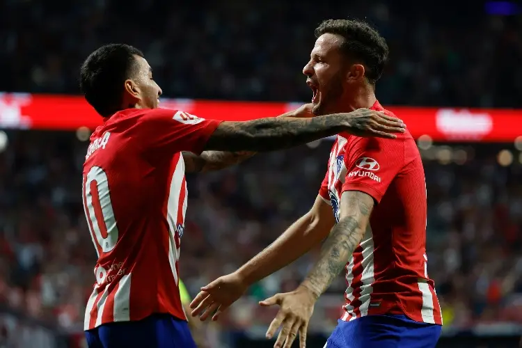 Atlético viene de atrás para remontar al Cádiz