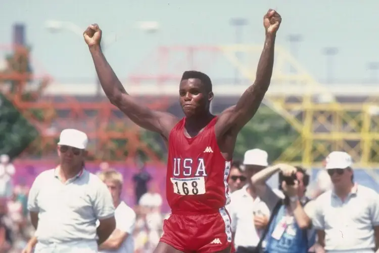 Leyenda del atletismo Carl Lewis estará en los Juegos Panamericanos 2023