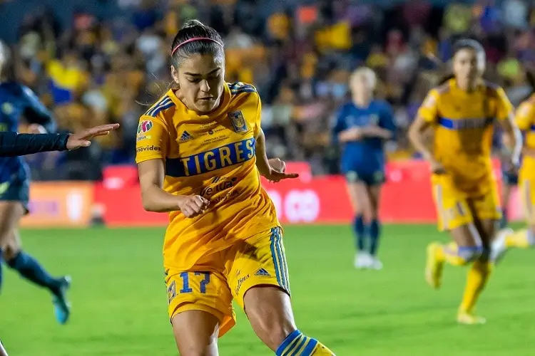 Tigres golea a Pumas y se afianza a la cima de la Liga MX Femenil 