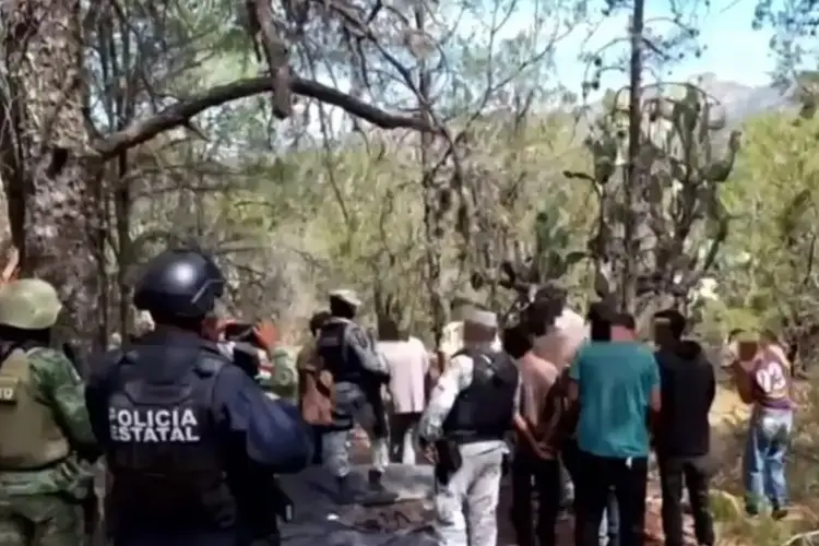 Triatleta mexicano es rescatado de un secuestro, junto a otras 14 personas