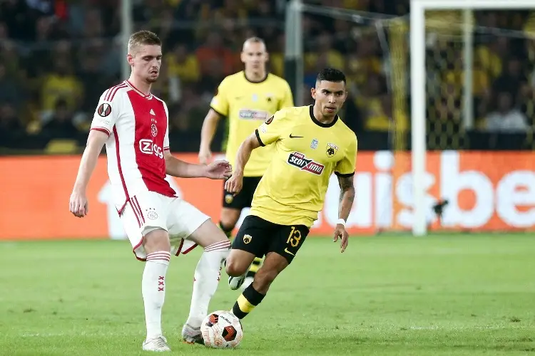 Orbelín Pineda y AEK mandan en su grupo de la Europa League