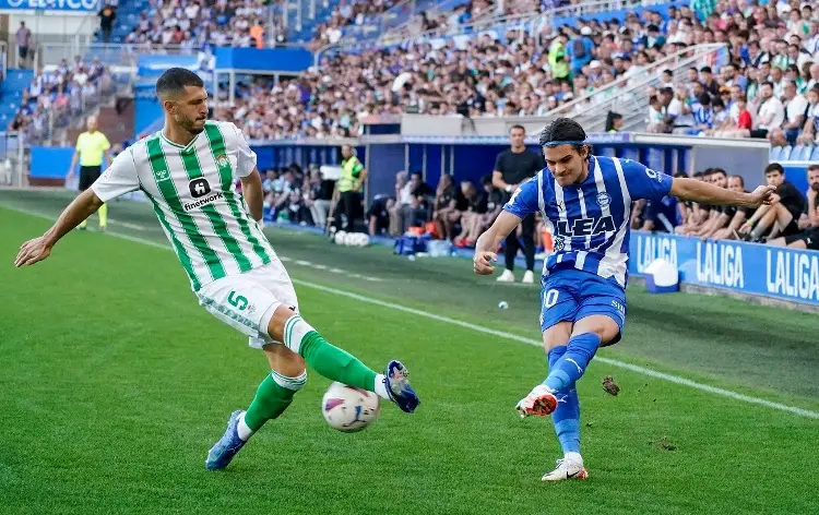 Andrés Guardado y el Betis dejan puntos ante el modesto Alavés