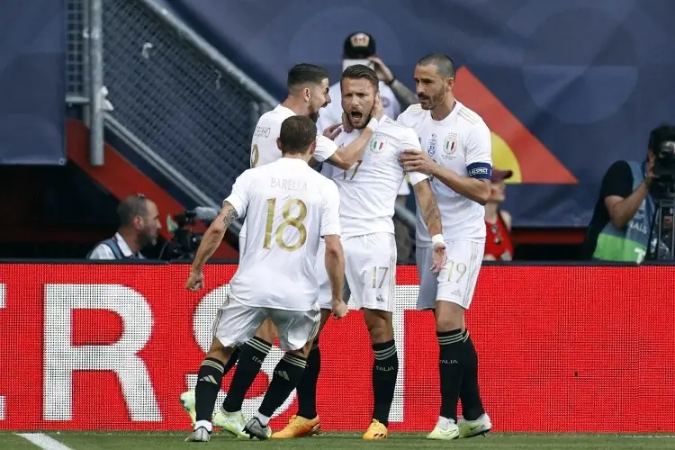 Italia destroza a su rival y quiere colarse a la Eurocopa 