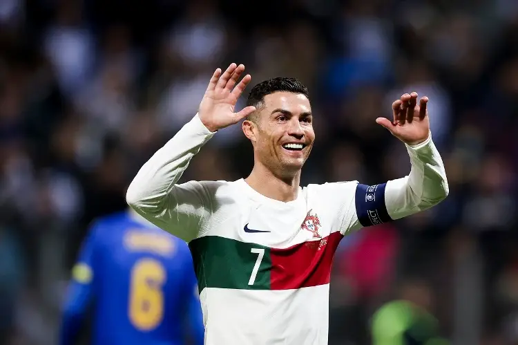 Cristiano y Portugal aplastan Bosnia-Herzegovina