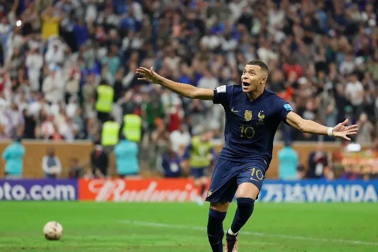 Mbappé y Francia golean a Escocia