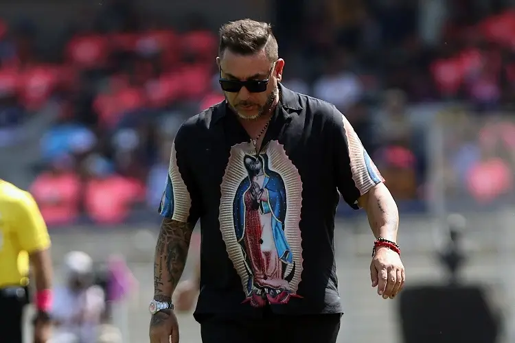 Oficial: 'Turco' Mohamed sancionado por su vestimenta