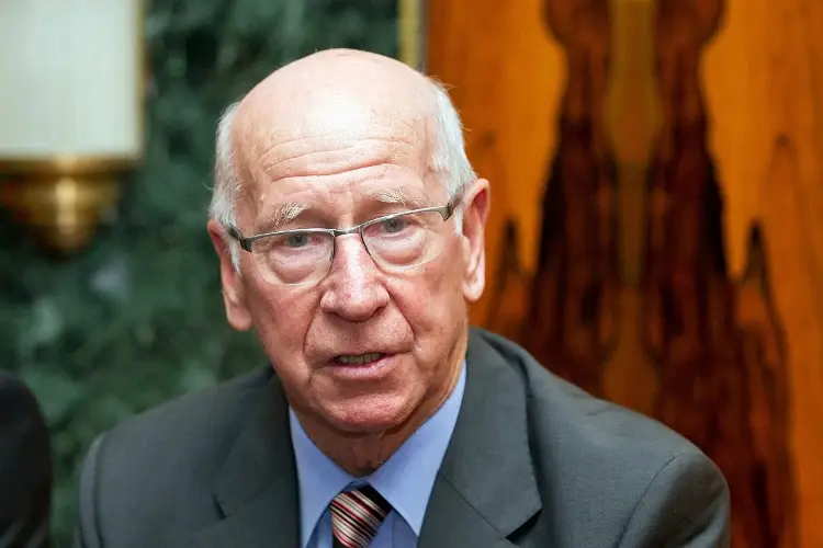 Revelan causa de muerte de Bobby Charlton