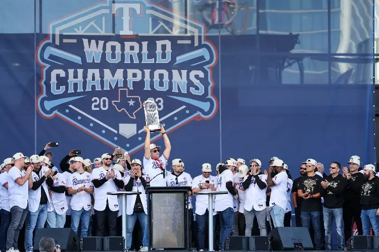 Rangers celebra a lo grande el título de la Serie Mundial