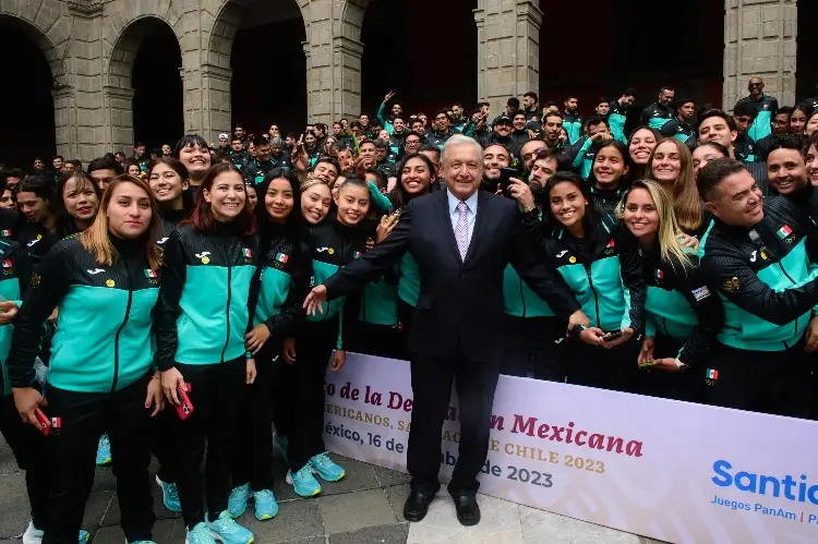 AMLO felicita a atletas mexicanos por los 52 oros en Panamericanos