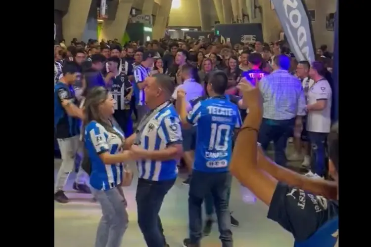 ¡Tremendo baile que se armó en el Estadio de los Rayados! (VIDEO)