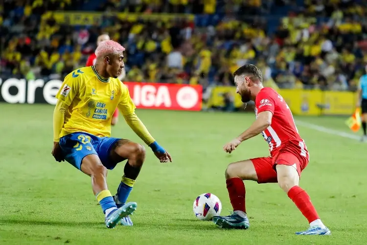 Julián Araujo y Las Palmas suman en la cancha de Osasuna 