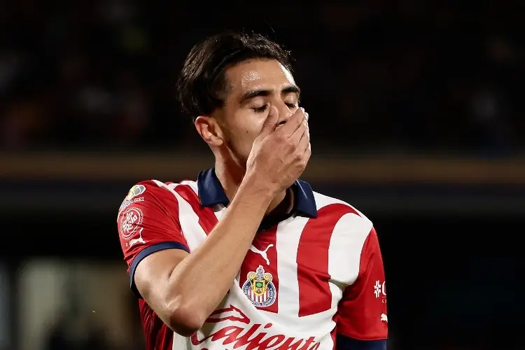 Alexis Vega falla penal y Chivas cae ante Pumas (VIDEO)